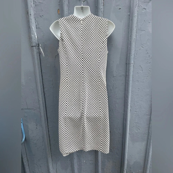 Karl Lagerfeld Paris Geometric Shift Dress, size 4 - Picture 8 of 13